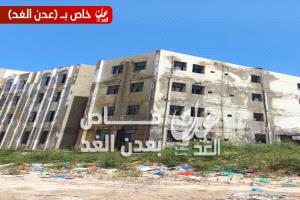 مخاوف متصاعدة في سكن جامعة عدن بمدينة الشعب.. طلاب يحذرون من كارثة وشيكة