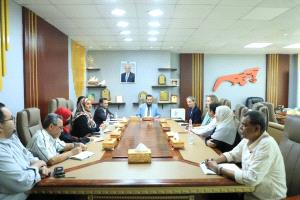 محافظ عدن يبحث مع السفيرة الهولندية تعزيز التعاون التنموي والخدمي