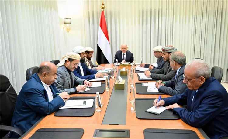 استقالة وزير التخطيط وخلافات «الرئاسي»… قراءة في الحيثيات