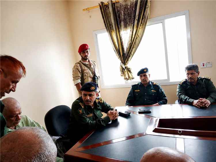 في أول اجتماع له بعد تعيينه.. الهارش يرسم ملامح المرحلة الأمنية الجديدة في أبين