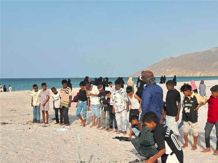 رحلة تعليمية وثقافية تثري معارف طلبة المخيم الصيفي الإبداعي في موسمه الثالث بسقطرى