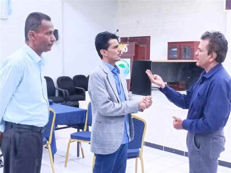 رئيس اتحاد منظمات المجتمع المدني بعدن يؤكد أهمية نشر الوعي البيئي وتعزيز الشراكة مع الهيئة العامة لحماية البيئة