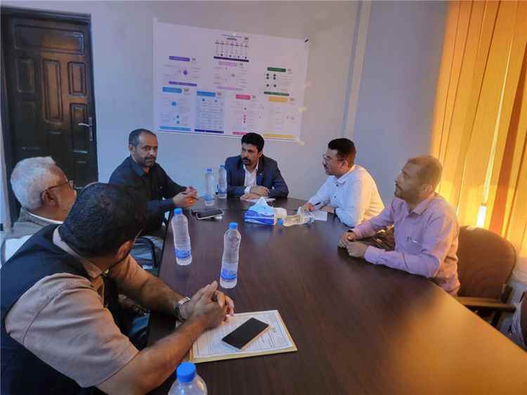 الوكيل باعوضة يناقش في اجتماع موسع خطط الارتقاء بالخدمات الطبية والعلاجية في مديرية ميفعة