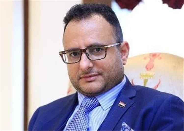 مستشار بمكتب الرئاسة: وجوه الماضي ما زالت تحكم اليمن.. والشباب فشلوا في انتزاع القيادة