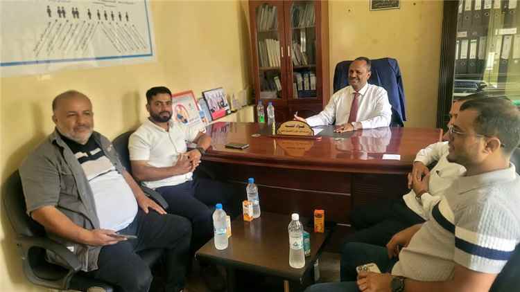 مدير عام الشؤون الاجتماعية والعمل يبحث مع وفد تركي توسيع التدخلات الإنسانية بمحافظة تعز