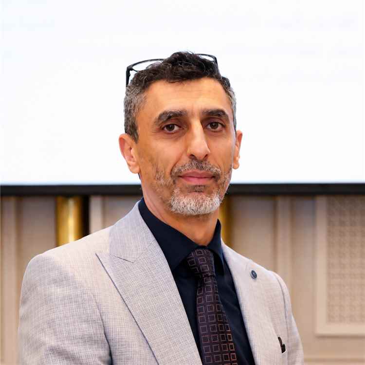 أحمد الزنداني يشيد بوزير الدفاع: مكاشفة الرأي العام سلاح لمواجهة الفساد داخل الجيش