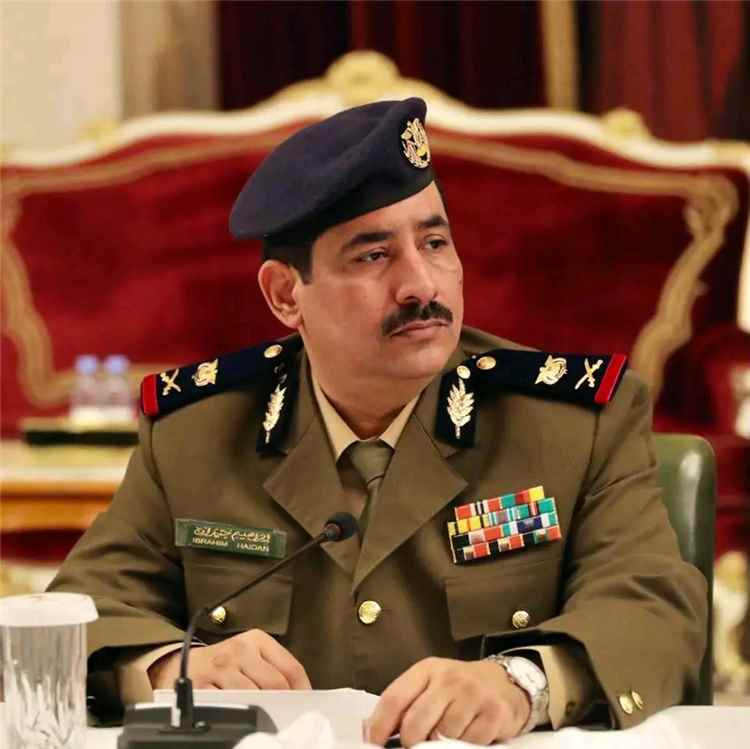 وزير الداخلية: استهداف الحـ.ـوثيين لمعسكرات الجيش في مأرب وحضرموت جريمة مكتملة الأركان