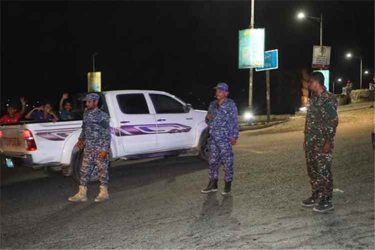 أمن ساحل حضرموت يكثّف الدوريات والحملات الميدانية لضبط المطلوبين ومنع حمل السلاح