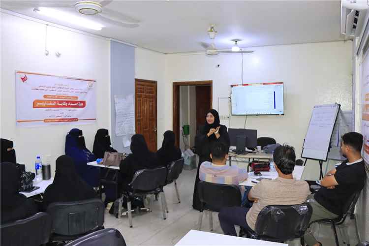 بتمويل من صندوق تنمية المهارات معهد SUCCESS يختتم دورة تدريبية في إعداد وكتابة التقارير لبناء قدرات الشباب بعدن