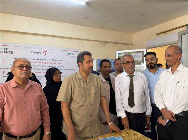محافظ لحج مراد الحالمي يدشِّن دورات مهنية وتلمذة صناعية لتمكين 60 شاباً وفتاة في تُبَن