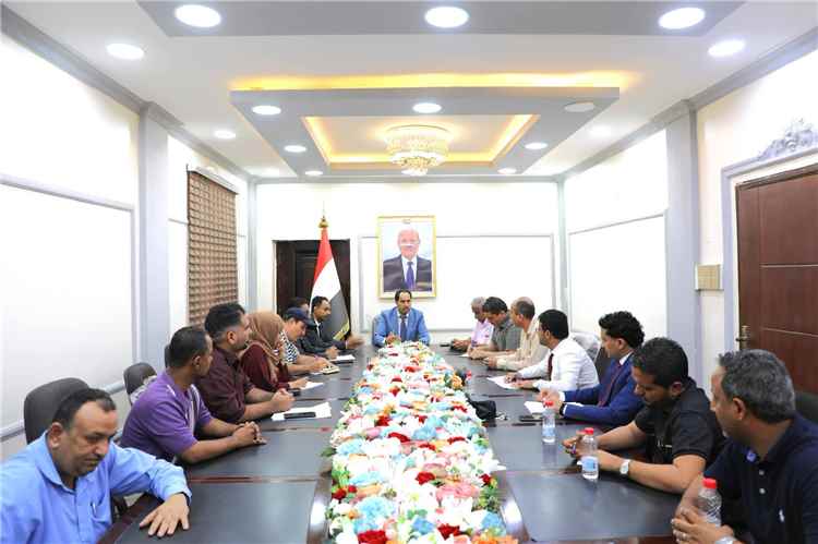 وزير الشباب والرياضة يؤكد أهمية تطوير العمل الإعلامي بالوزارة