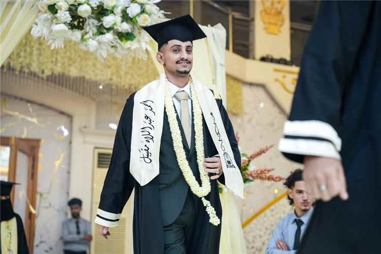 صحيفة عدن الغد تتقدم بأصدق التهاني وأطيب التبريكات للأخ أحمد عبداللاه أحمد مقيبل بمناسبة تخرجه