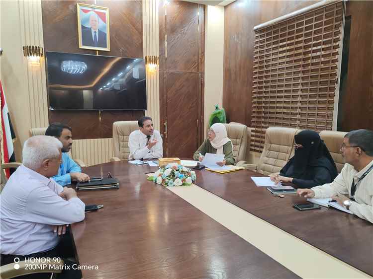 اللجنة الفنية للطوارئ تعقد اجتماعها الأول وتقر آليات لتفعيل غرف العمليات بالمحافظات