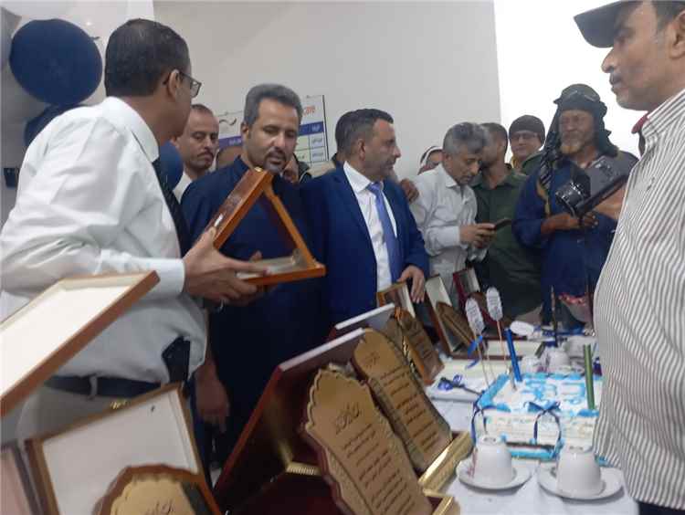 بتكلفة 160 ألف دولار.. محافظ لحج يفتتح المركز الصحي في قرية البيطرة بمديرية تبن