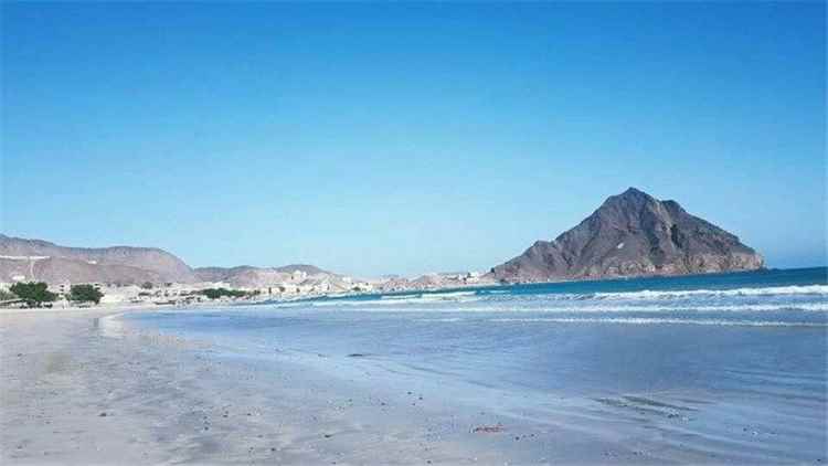 الأرصاد تتوقّع طقساً شديد الحرارة ومعتدل بالسواحل والصحاري وأمطاراً رعدية بأنحاء واسعة
