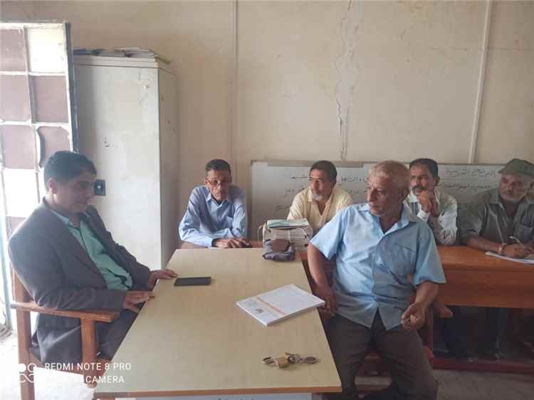 مدير عام تربية أبين يترأس اجتماعاً لقيادة وكوادر شعبة التدريب والتأهيل بمكتب التربية بالمحافظة