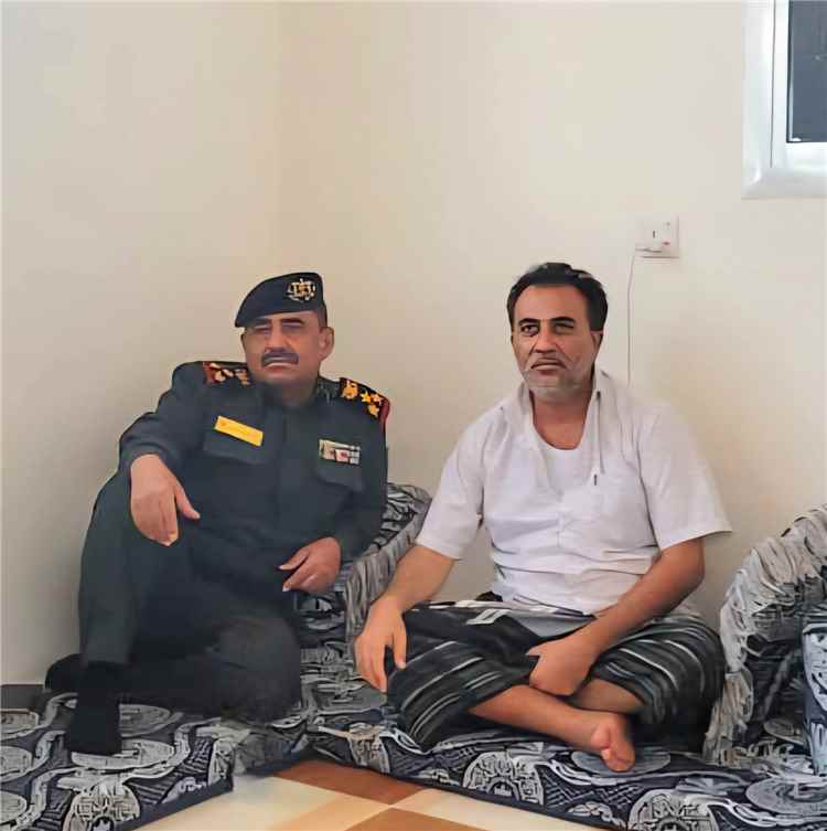 إثر تحركات أمنية ووساطة قبلية.. مدير عام شرطة شبوة يتسلم المواطن المختطف أحمد الدريبي