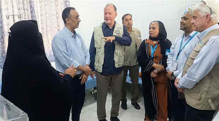 مدير صحة عدن يستقبل نائب المدير التنفيذي لليونيسف ويتفقدان مجمع البساتين الصحي بدارسعد