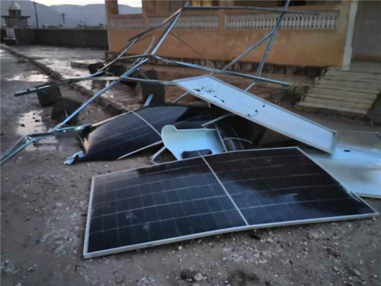 أضرار مادية جراء الأمطار والرياح في مركز صحي بمنطقة صنا برخية