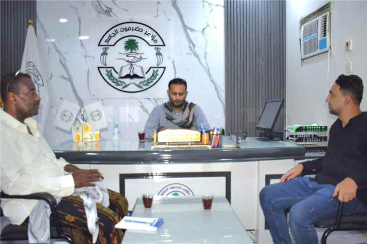 الأمين العام المساعد لمؤتمر حضرموت الجامع يُشدد على تعزيز التنسيق المشترك والتكامل بين دوائر الأمانة العامة