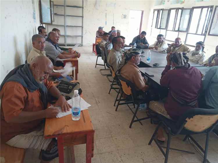 اجتماع تربوي بحبيل جبر يناقش الاستعداد للعام الدراسي الجديد وتحديات العملية التعليمية