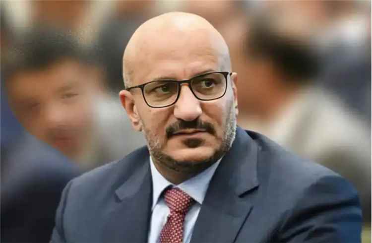 كاتب سياسي يوجه رسالة إلى طارق صالح: غيّر المسار قبل أن يفرضه عليك الآخرون