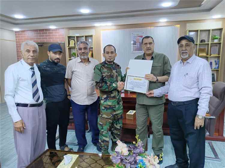 اللواء الشعيبي يكرّم رئيس تحريات المنطقة الأمنية الثالثة بشهادة شكر وتقدير