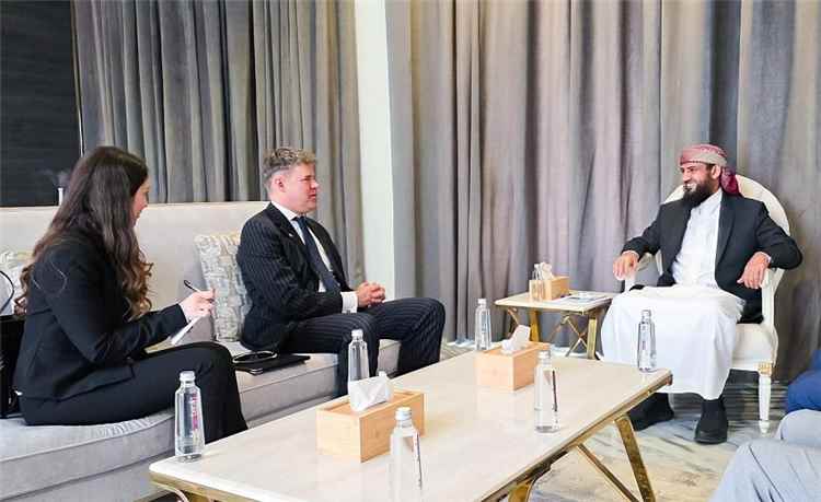 المحرّمي يبحث مع القائم بأعمال السفارة الأمريكية مستجدات الأوضاع وتعزيز التعاون المشترك