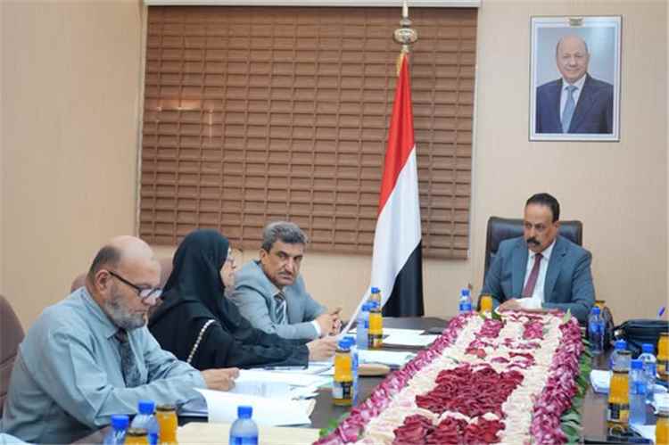 وزير الأشغال يناقش مع الأمانة العامة لمجلس الوزراء أولويات المرحلة ومستوى الإنجاز في مشاريع الوزارة.