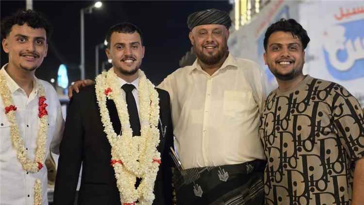 تهنئة للدكتور مراد الداعري بزفاف نجله عبدالرحمن في العاصمة عدن