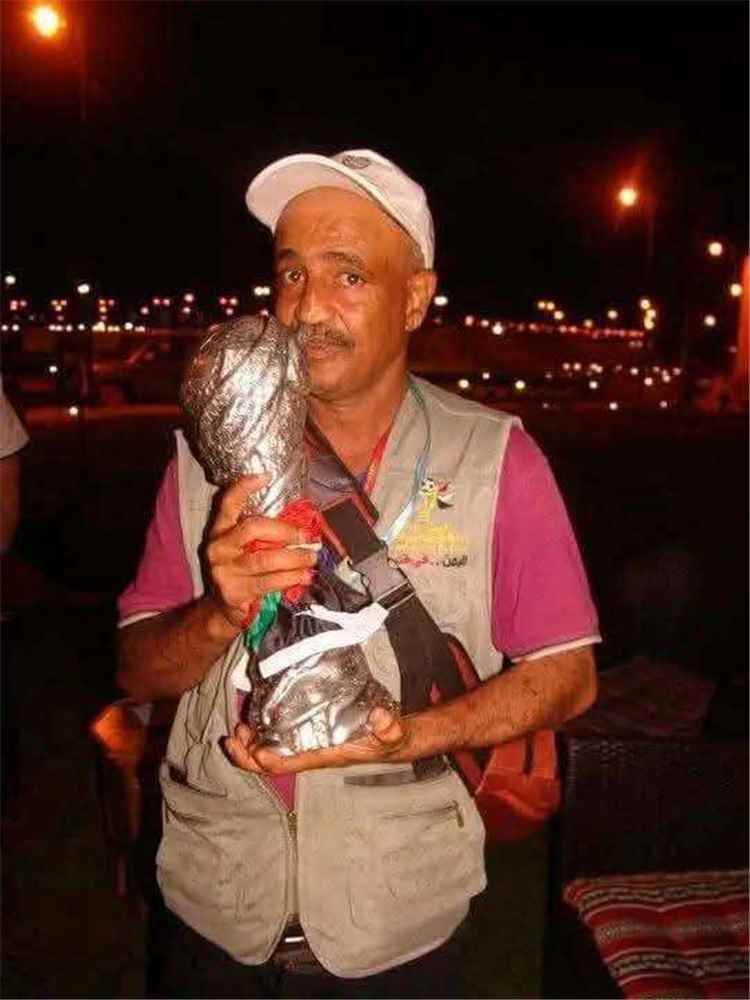 غضب في الأوساط الرياضية بعد وفاة مصور مخضرم وسط مطالبات بإنصاف أصحاب العطاء