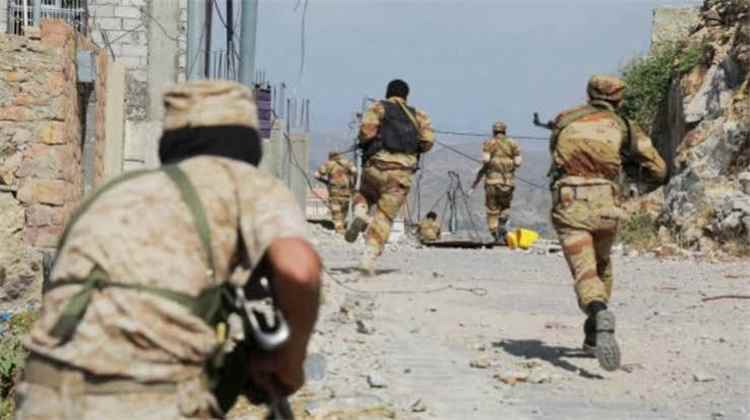 الجيش يعلن تنفيذ 122 عملية ضد الحوثيين خلال 24 ساعة