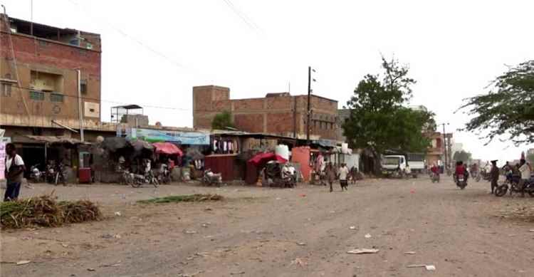 إصابة طفلتين شقيقتين ونفوق مواشٍ بقصف حوثي استهدف منازل مدنيين في حيس