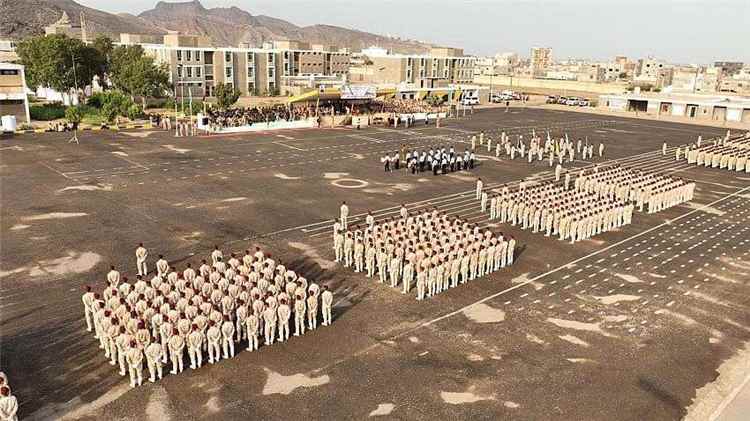 ضباط الكلية الحربية يشكون حرمانهم من الراتب السعودي ويطالبون بإنصافهم