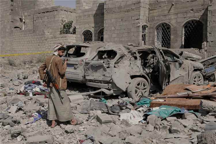مصادر: أكثر من 200 قتيل حوثي و400 جريح في الحديدة خلال نصف أغسطس