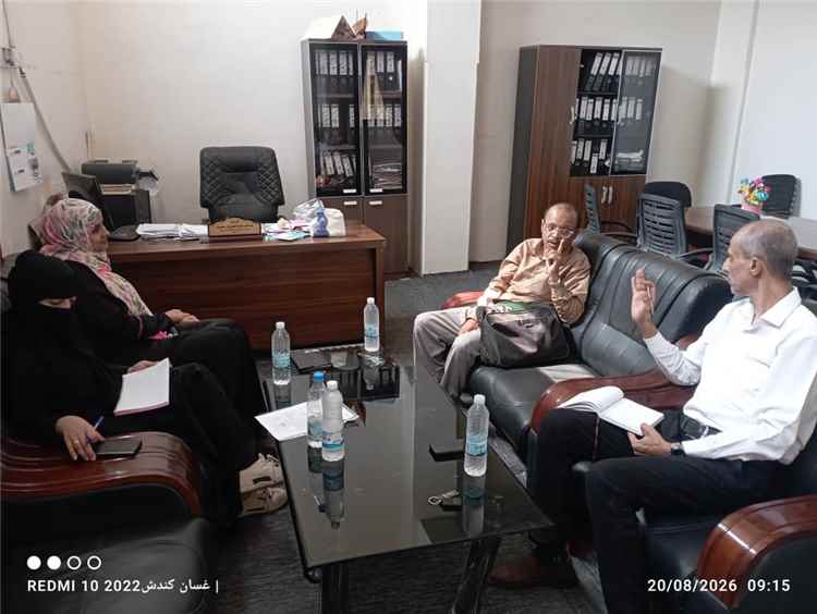 مدير عام الشؤون الاجتماعية والعمل بلحج يلتقي مدير عام طور الباحة ومديرة مشروع المساعدات الغذائية الطارئة