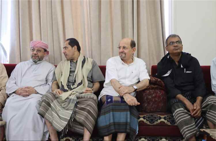 الكاف يقدم واجب العزاء لرئيس نادي شمسان بوفاة والدته