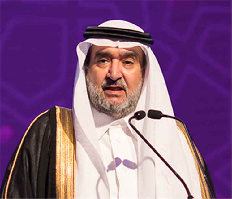 باحث سعودي: دولة كبرى هددت بمعاقبة الشرعية والتحالف خلال معركة الحديدة إذا واصلا التقدم نحو صنعاء