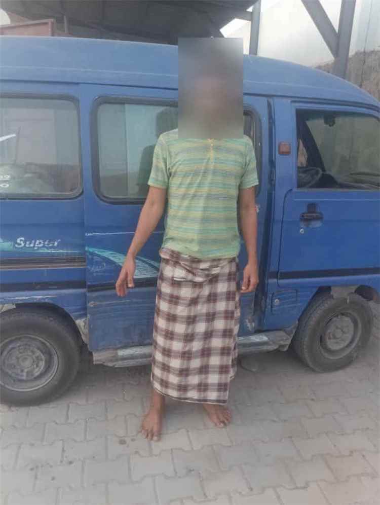 الأجهزة الأمنية تضبط باصاً مسروقاً وتُلقي القبض على المتهم في رأس العارة