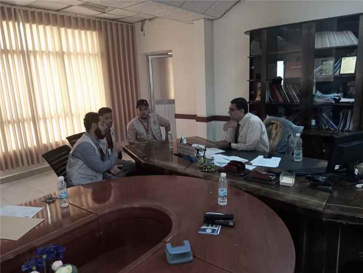 مدير صحة لحج يناقش تدخل مبادرة الاستجابة الطارئة للدم بالمحافظة