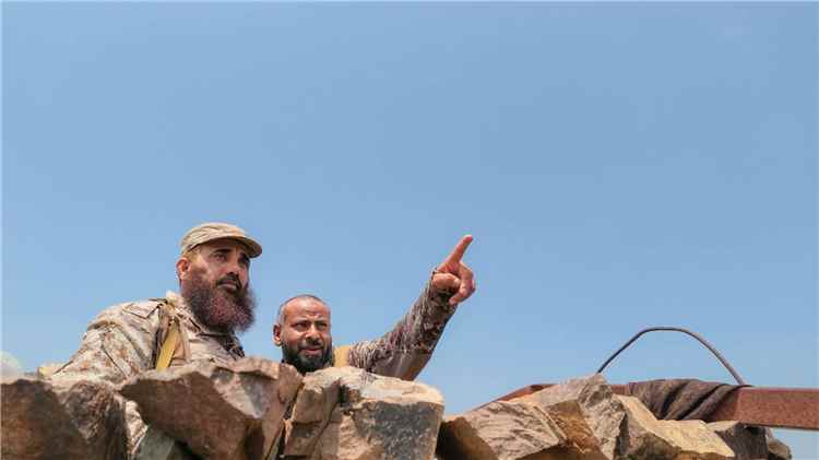 اللواء حمدي شكري يشدد على رفع الجاهزية ويشيد بثبات الأبطال في جبهة الضالع