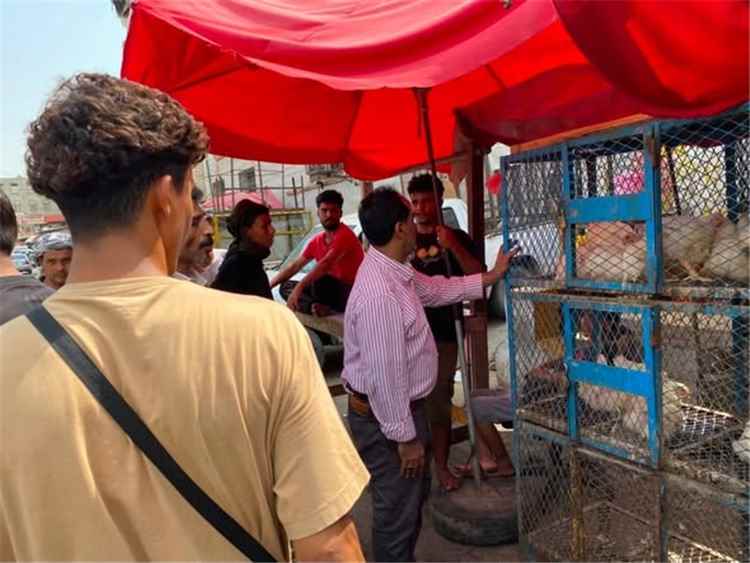 بإشراف مباشر من مدير عام المديرية.. السلطة المحلية بخورمكسر تنفذ حملة لإزالة العوائق من شارع الثقافة