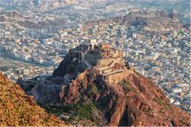 القوات المسلحة تكبد ميليشيا الحوثي الارهابية خسائر كبيرة في جبهات تعز