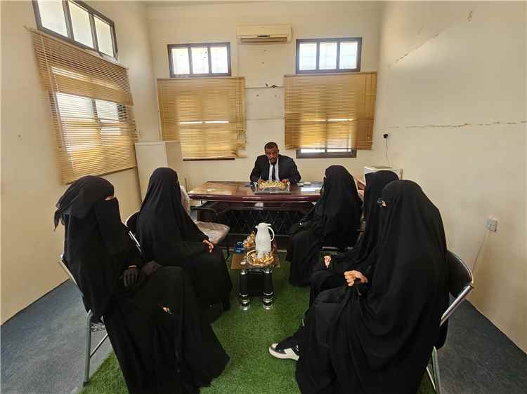 مدير مكتب الزراعة والري والثروة السمكية بالقطن يلتقي بخريجات المعهد المهني الزراعي تخصص صحة الحيوان