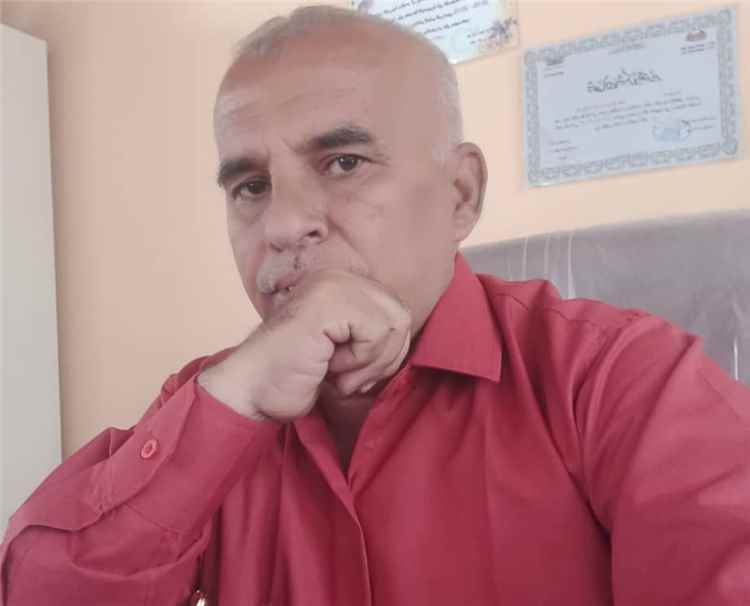 مدير تربية لودر يعزي الأستاذ القدير عادل علي قاسم الجنيدي في وفاة عمه