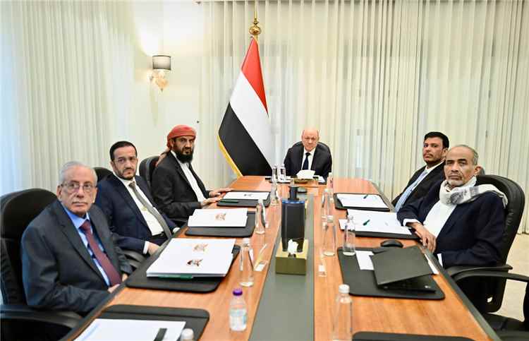 مجلس القيادة يقر المزيد من اجراءات الردع المتكامل ويؤكد جاهزية القوات المسلحة لاستعادة مؤسسات الدولة وانهاء الانقلاب