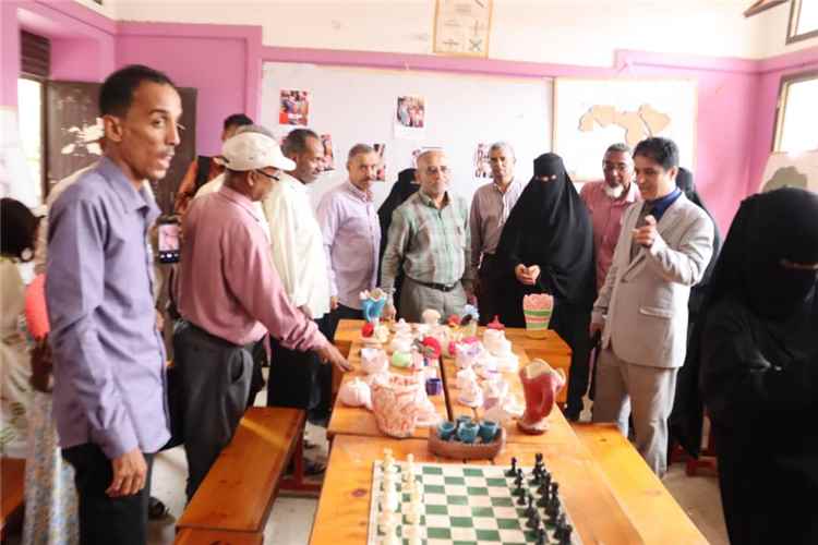 قسم تعليم الفتاة بخنفر يختتم المخيم الصيفي لطالبات مدرسة الفتح بالمسيمير