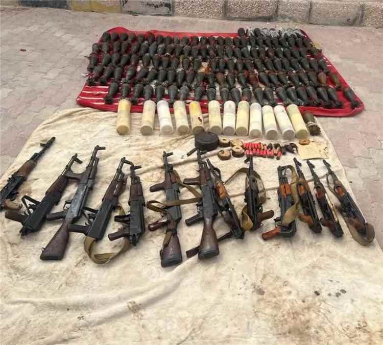 ضبط شحنة أسلحة وذخائر على متن شاحنة في المهرة