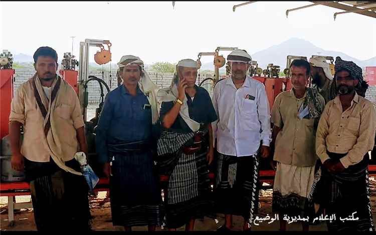 مدير عام الوضيع يشرف على توزيع مخصص المديرية من الغاز