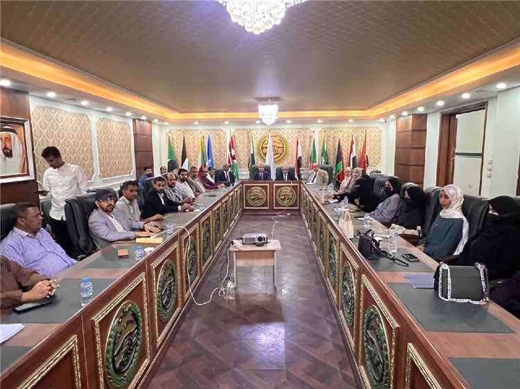 مندوبية اليمن الدائمة بالقاهرة تختتم برنامجًا تدريبيًا لـ107 باحثين وباحثات
